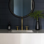 Modern bathroom in Caesarstone 2141 Blizzard | 2072